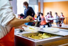 Nas, controlli alle mense scolastiche. Una su tre è irregolare