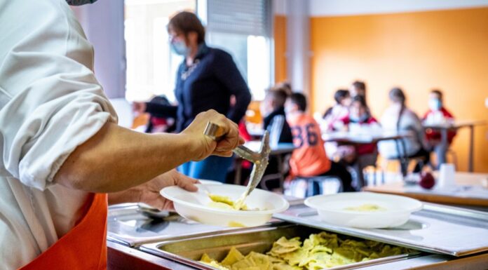 Nas, controlli alle mense scolastiche. Una su tre è irregolare