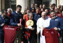Maratona di Roma, Papa Francesco benedice la Coppa degli Ultimi