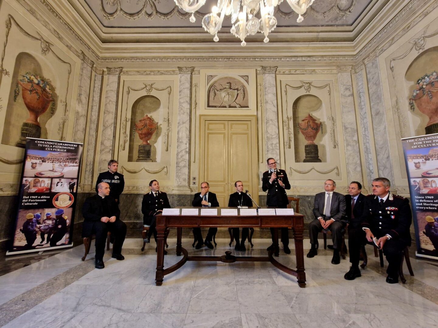 Libri rubati del XVI secolo restituiti dai Carabinieri alla biblioteca di Monreale