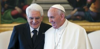 Mattarella a Papa Francesco “Auguri e riconoscenza per il suo operato”
