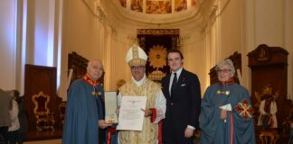Il Principe Jaime di Borbone consegna la Gran Croce Costantiniana al Vescovo di Ragusa