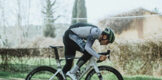 Pirelli presenta il nuovo P Zero Race TLR