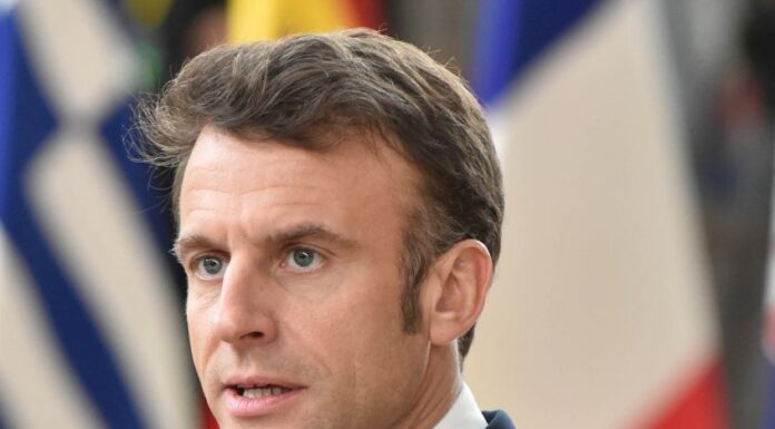 Francia, Macron “Inevitabile la riforma delle pensioni”