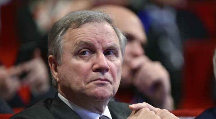 Visco “Rallentamento dell’economia mette e rischio la stabilità”