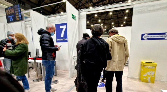 Covid, incidenza in calo. Una sola regione a rischio