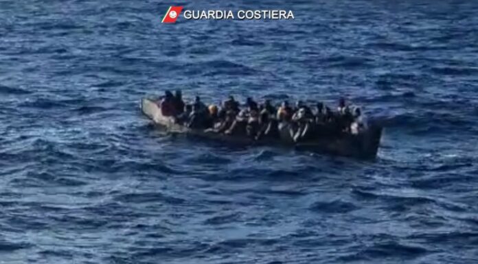 In 24 ore sbarchi senza sosta di migranti tra Sicilia e Calabria