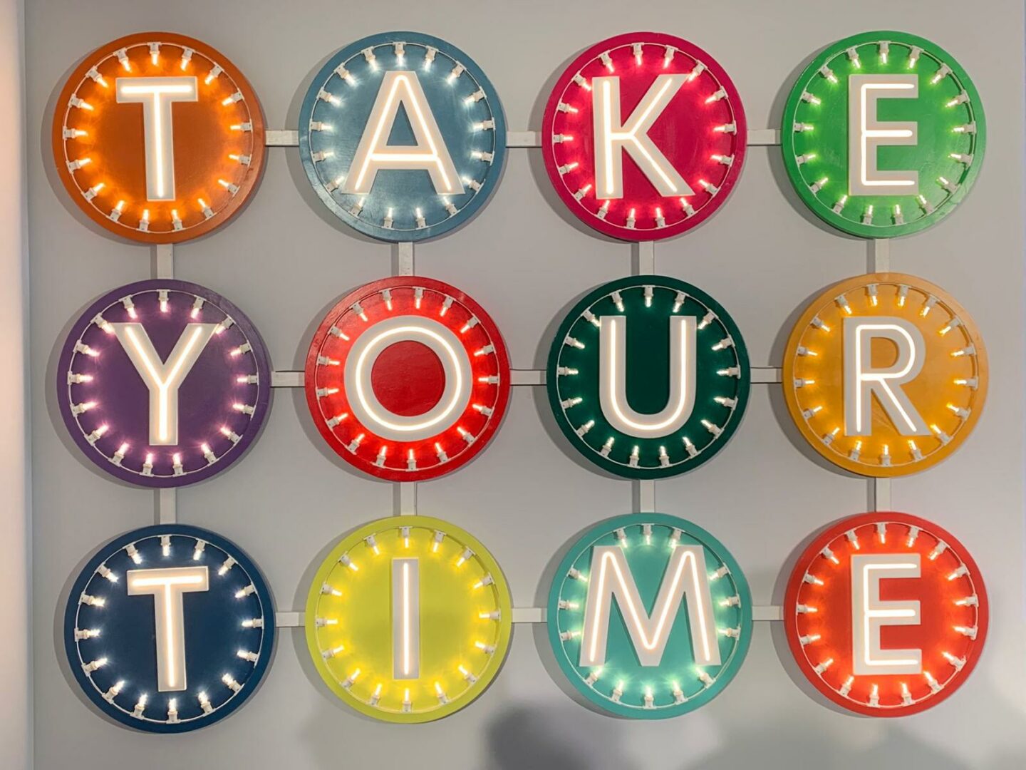 “Take Your Time”, l’arte contemporanea racconta i 4 poli del Gruppo FS