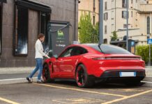 Le colonnine Plenitude+Be Charge integrate su Porsche Charging Service