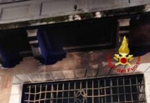Milano, incendio in un appartamento, 70enne morto carbonizzato