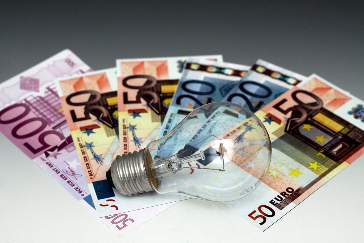 Scende il prezzo dell’elettricità, -55,3% nel secondo trimestre 2023 Scende il prezzo dell’elettricità, -55,3% nel secondo trimestre 2023