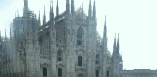 Milano abbraccia i familiari delle vittime innocenti delle mafie
