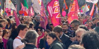 A Milano manifestazione delle famiglie arcobaleno. Schlein “Pronta una legge per il Parlamento”