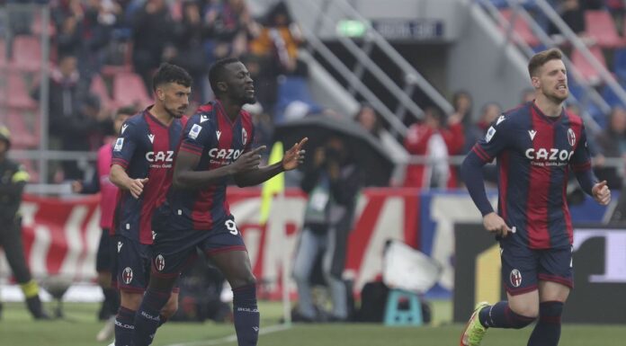 Bologna travolgente, 3-0 e sorpasso all’Udinese