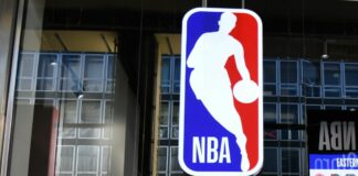 Embiid affonda Boston, Denver ko, i Lakers vincono all’overtime