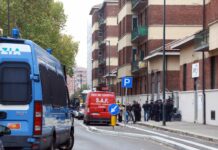 Torino, sgomberata caserma occupata