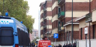 Torino, sgomberata caserma occupata
