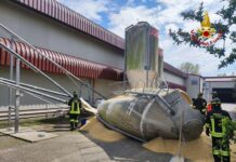 Crolla silos su auto nel forlivese, morti i tre occupanti