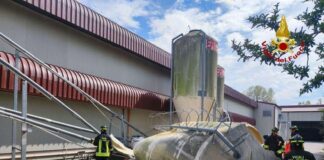 Crolla silos su auto nel forlivese, morti i tre occupanti