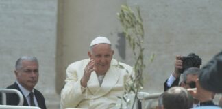 Il Papa non parteciperà alla Via Crucis, la seguirà da Santa Marta