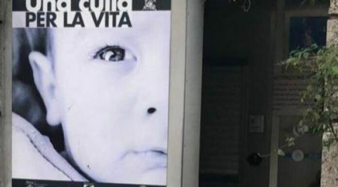 Milano, neonato lasciato con una lettera in ospedale dalla madre