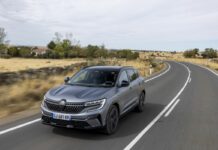 Renault Austral compie 235 volte giro del mondo per garantire la qualità