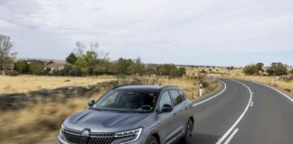 Renault Austral compie 235 volte giro del mondo per garantire la qualità