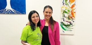 Giusy Versace consegna mano bionica a studentessa palermitana