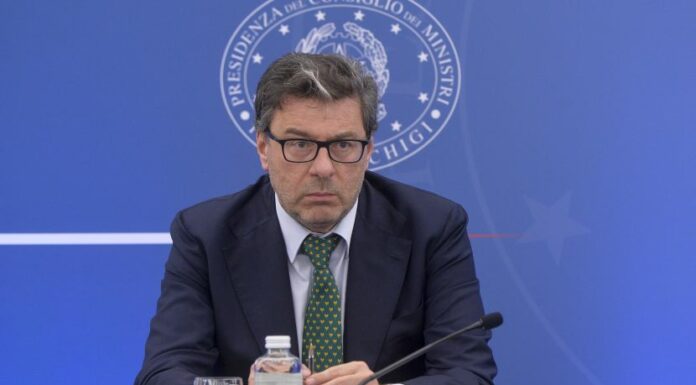 Def, Giorgetti “Stime prudenti ma non manca l’ambizione”