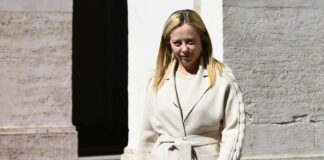 Migranti, Meloni “Non decidano i trafficanti chi entra in Italia”