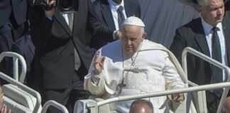 Papa “Solo se siamo un’unica famiglia umana si evitano le guerre”