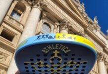 La racchetta firmata dal Papa a sostegno di 500 famiglie povere