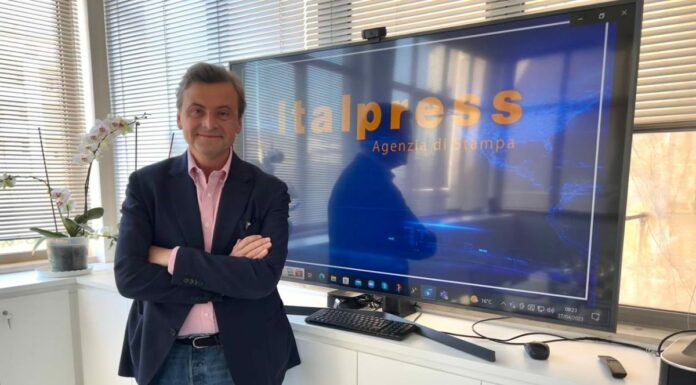 Calenda “Governo ratificherà il Mes, sul Pnrr è in gioco la credibilità”