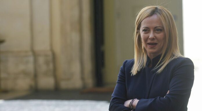 Def, Meloni “Brutta figura, ma non c’è un problema politico”