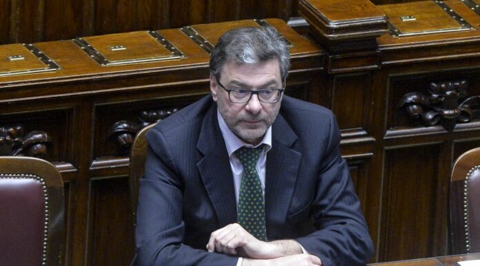 Giorgetti “L’Italia cresce, le imprese sono forti”