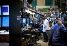 Borsa, Milano apre in rialzo. Fitse mib a +0,42%