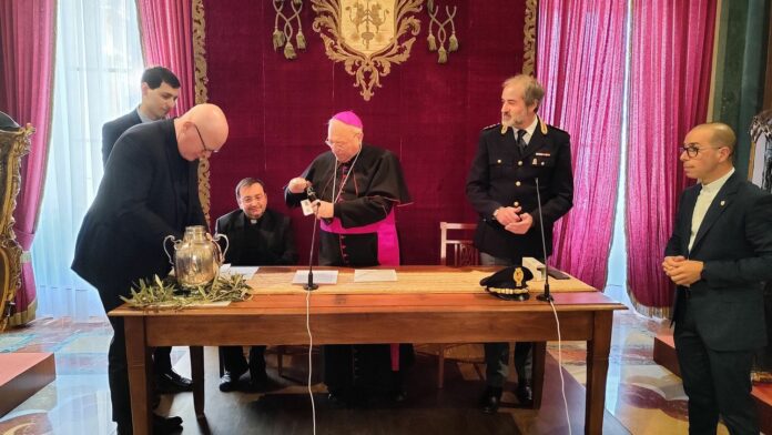 Cerimonia-consegna-olio-vescovo-Marciante-(16)-2