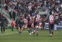 Bologna travolgente, 3-0 e sorpasso all’Udinese