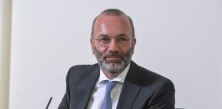 Immigrazione, Weber “Gli altri Paesi Ue aiutino l’Italia”