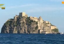 Residenze irregolari sull’isola di Ischia, scoperte 40 “prime case” fittizie