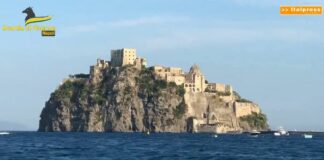 Residenze irregolari sull’isola di Ischia, scoperte 40 “prime case” fittizie