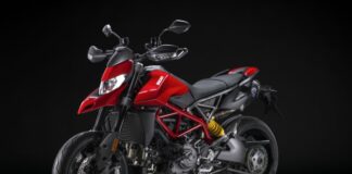 Ducati Hypermotard 950 ancora più dinamica con accessori Performance