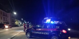 Incidente stradale a Ivrea, muore una donna. Grave il figlio