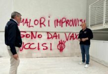 Raid No Vax al Policlinico di Bari, imbrattati i muri esterni