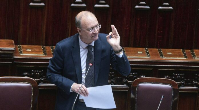 Valditara “Allarme denatalità impegna tutti a trovare soluzioni”
