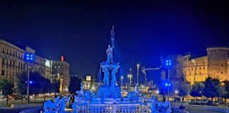 In blu la Fontana del Nettuno a Napoli per la giornata della Sclerosi tuberosa