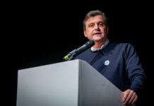 Calenda “Gruppioni a Iv? Dirlo prima sarebbe stato più elegante”