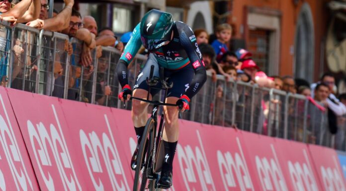 Denz vince la 12^ tappa, Thomas resta maglia rosa