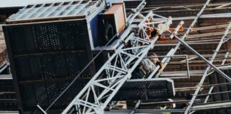 Quattro incidenti mortali sul lavoro in poche ore. Operai perdono la vita nel Catanese, a Torino, Monza e a Roma