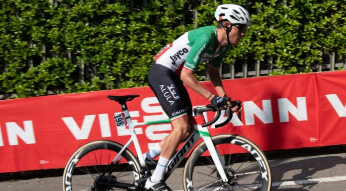 Zana vince la 18^ tappa al Giro, Thomas resta rosa